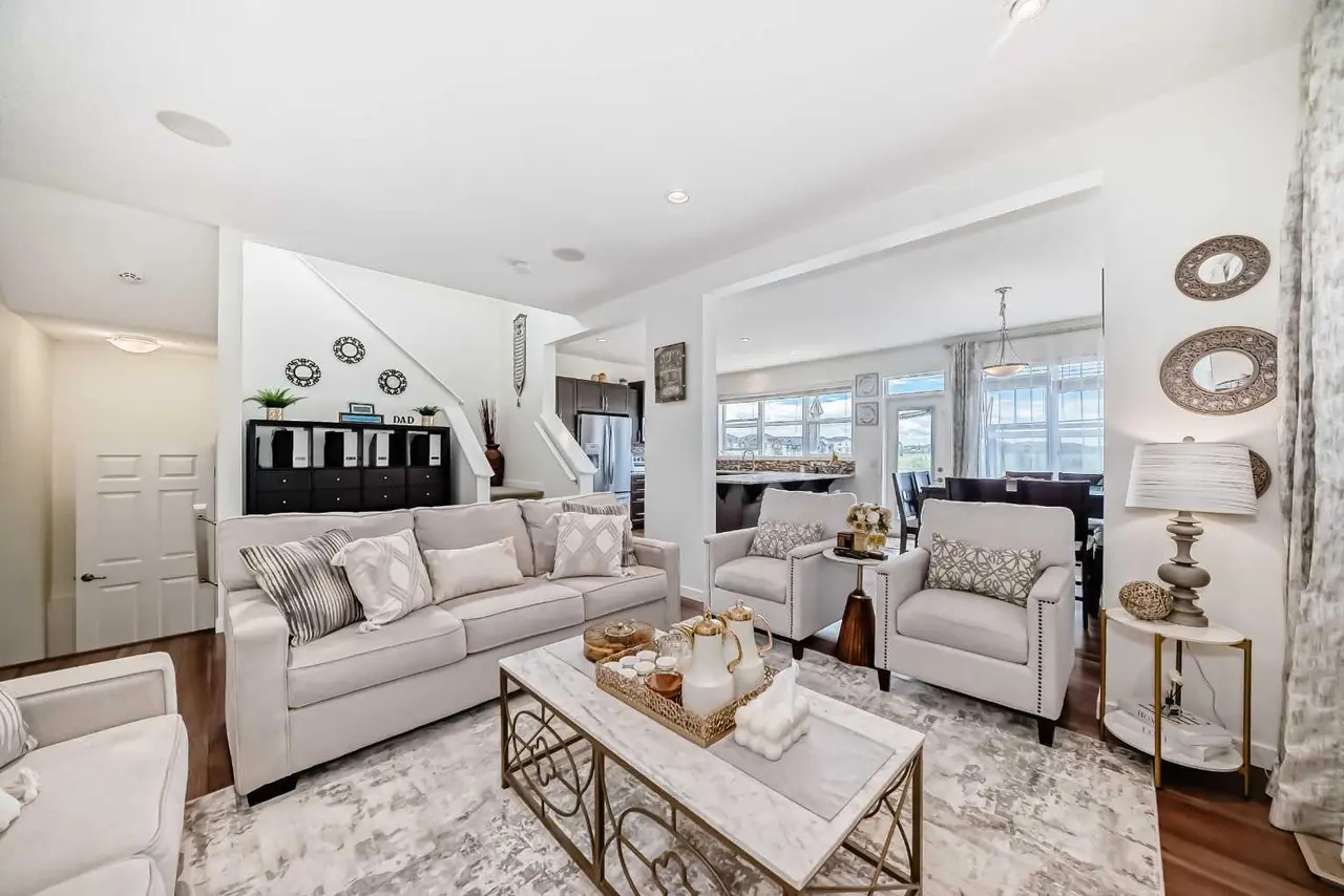 33 Redstone Drive NE