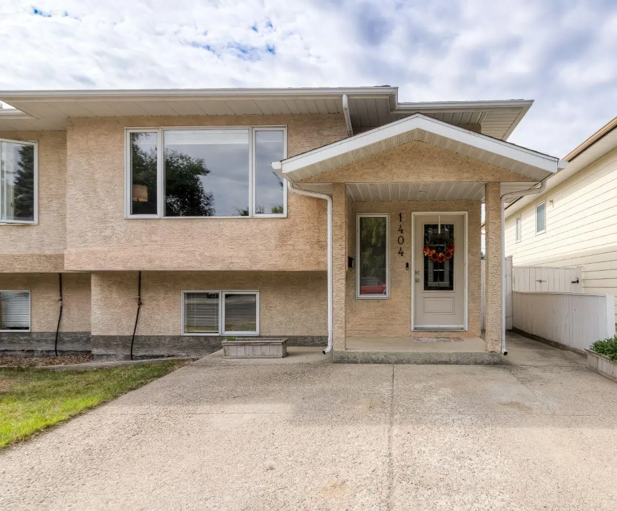 1404 16 Avenue S