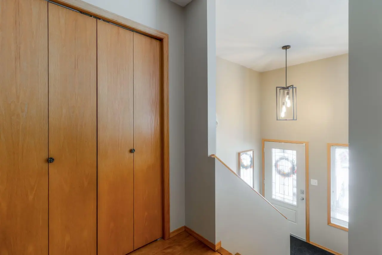 1404 16 Avenue S