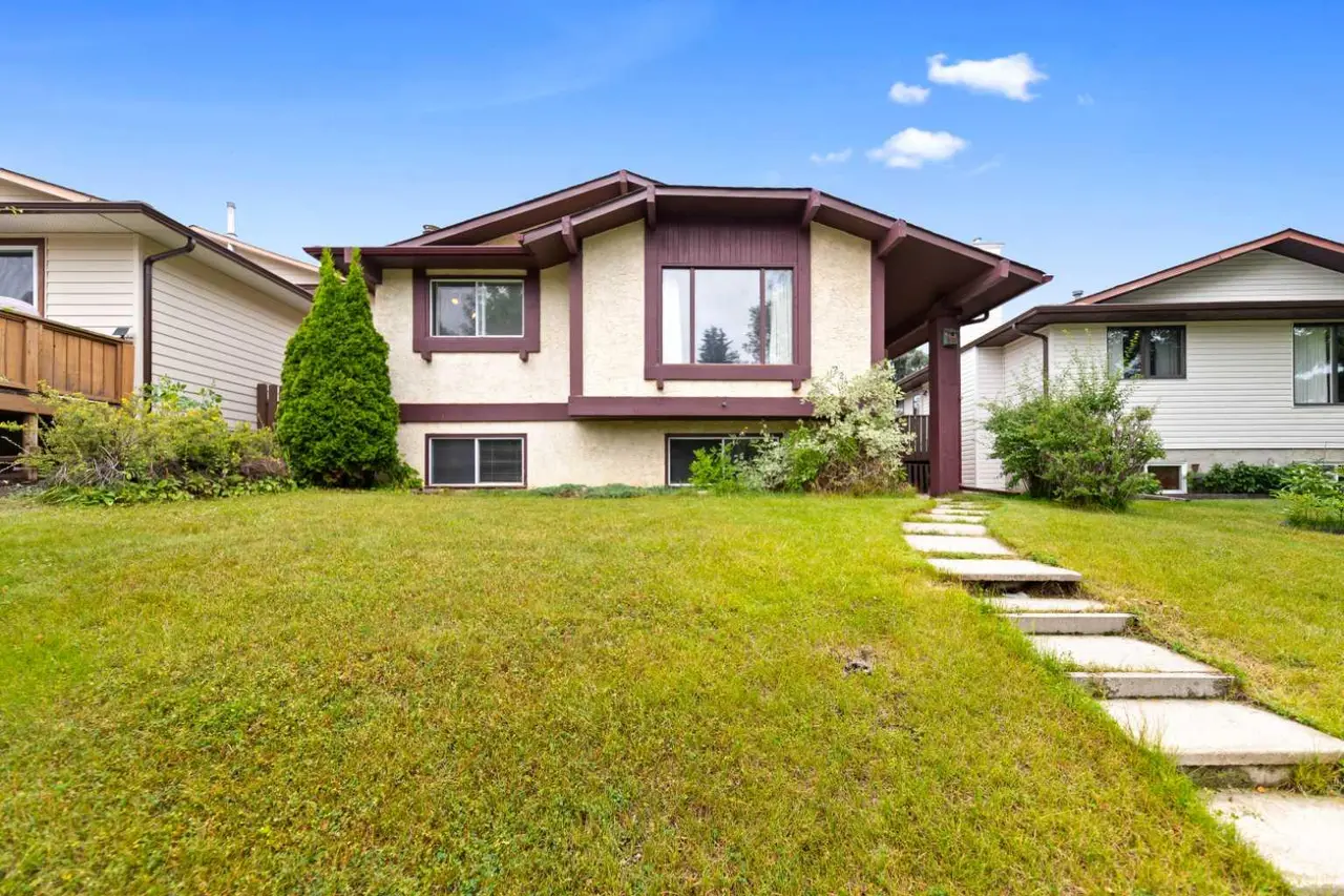 224 Berwick Way NW