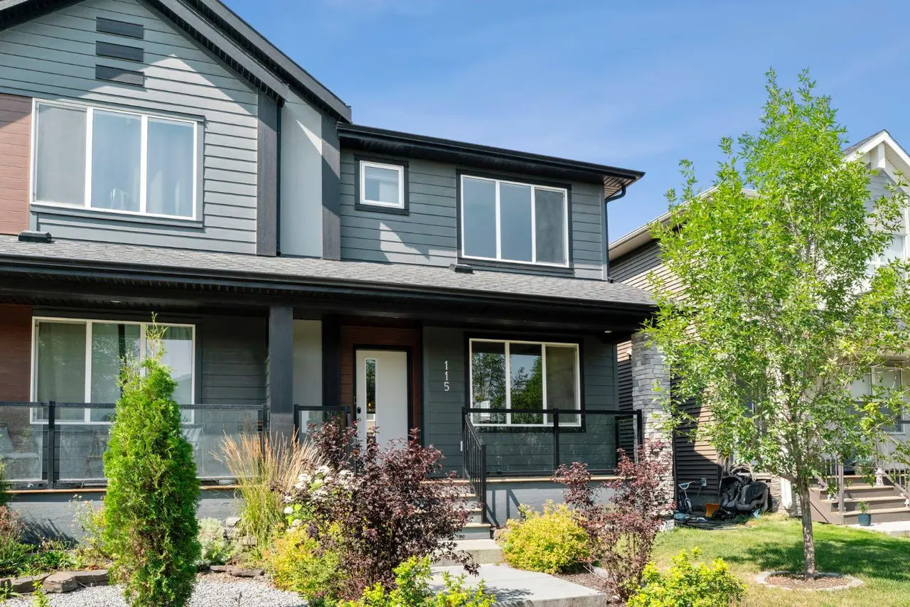 115 Wolf Willow Boulevard SE