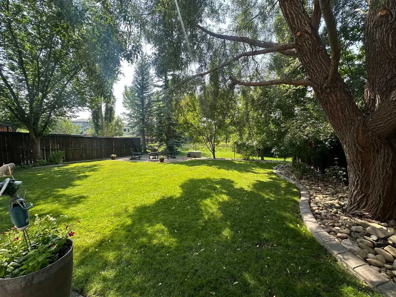 64 Riverwood Manor W