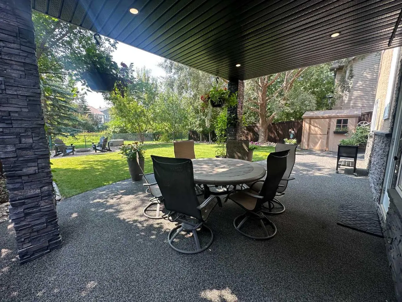 64 Riverwood Manor W