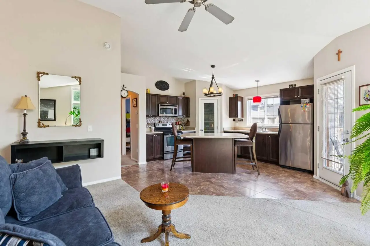 201, 60 Panatella Landing NW
