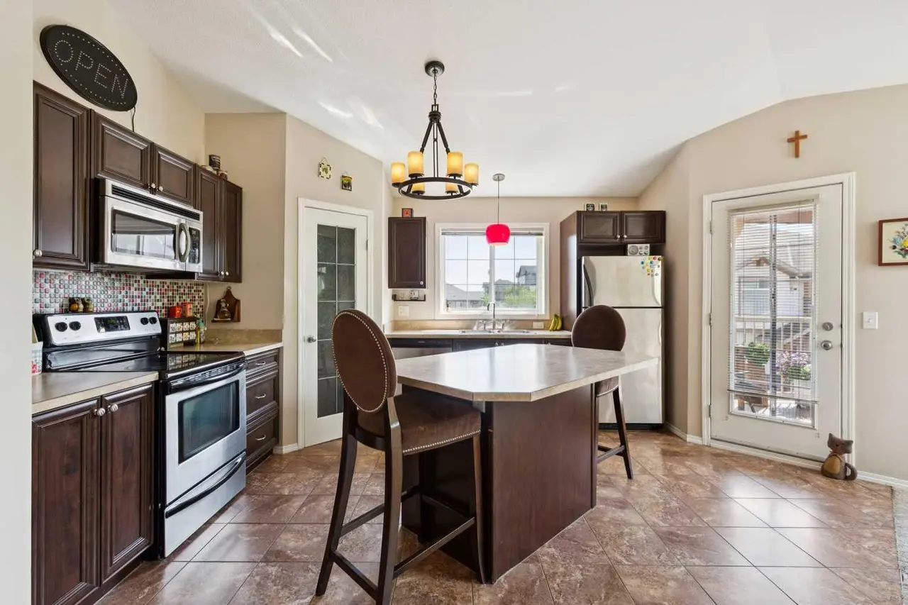 201, 60 Panatella Landing NW