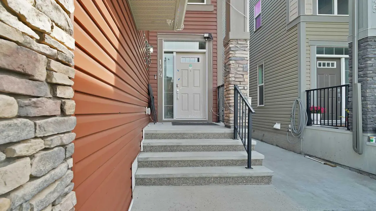 149 saddlestone Drive NE