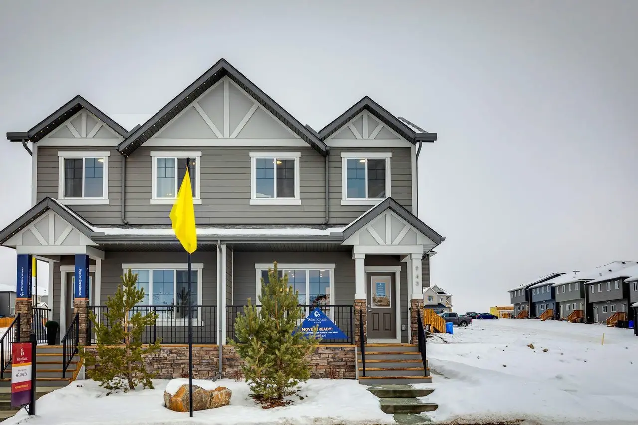 943 Legacy Circle SE