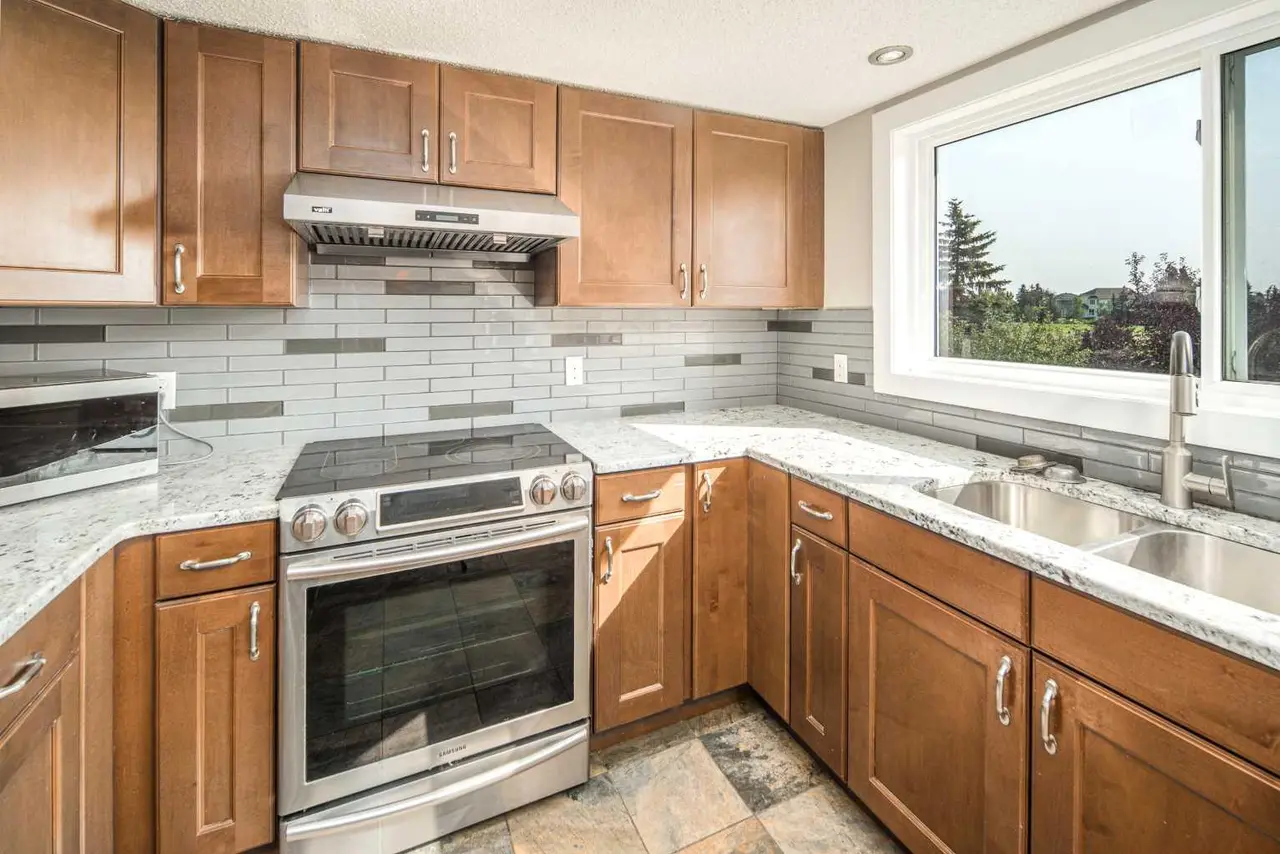 131 Edgebrook Close NW