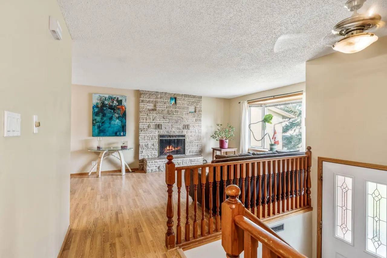 11 Rutgers Crescent W