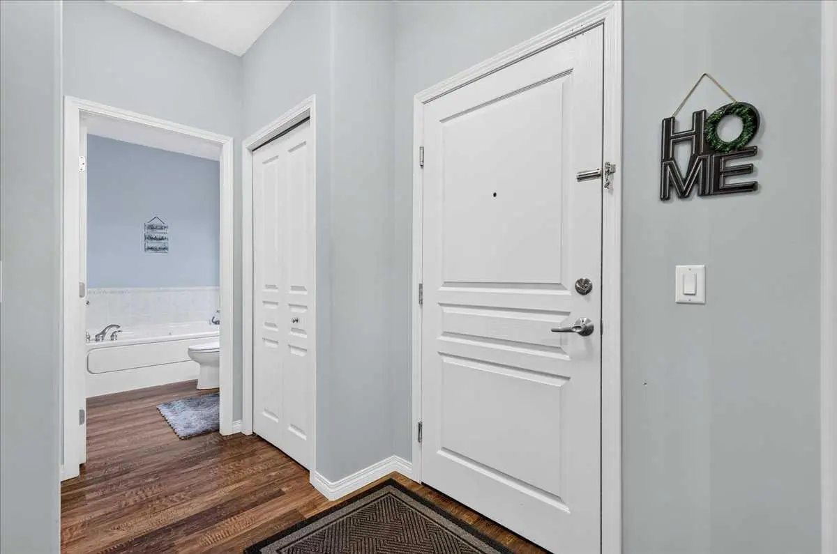 1109, 1109 Lake Fraser Green SE