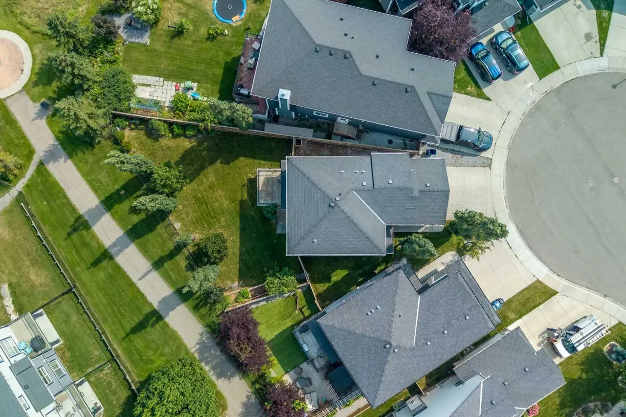 125 Williamstown Green NW