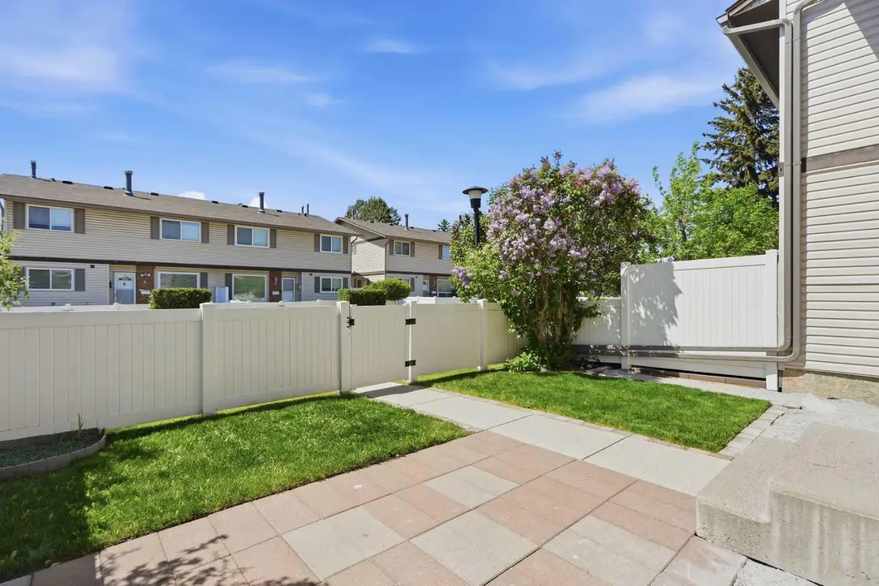 35, 740 Bracewood Drive SW
