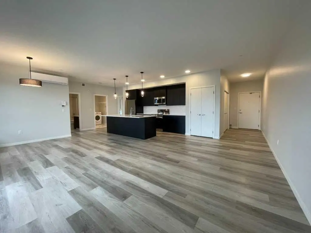 2304, 42 Cranbrook Gardens SE