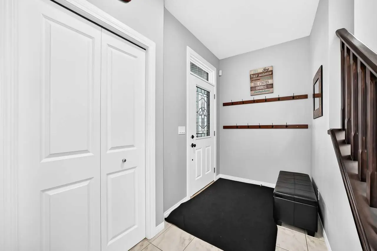 8 Skyview Point Terrace NE
