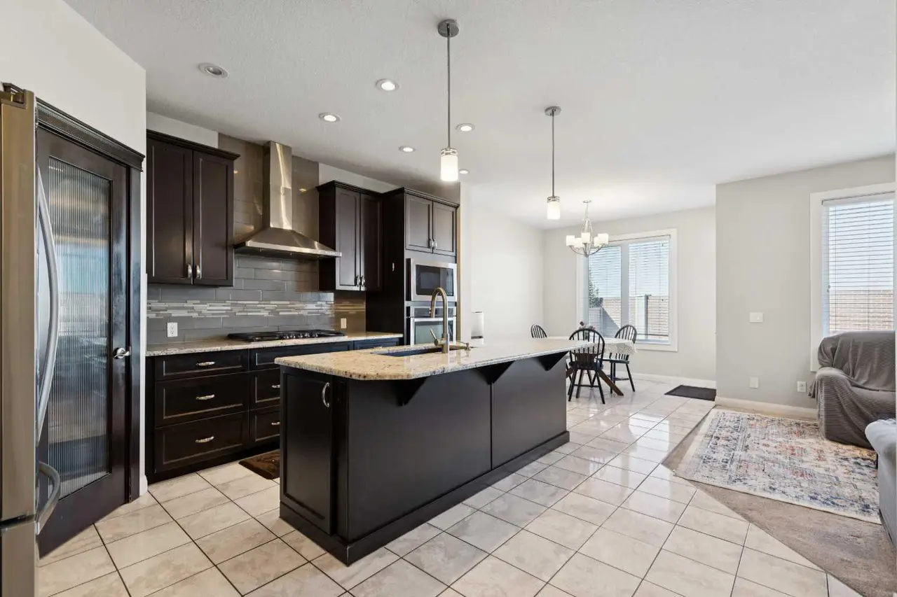 215 Redstone Heights NE