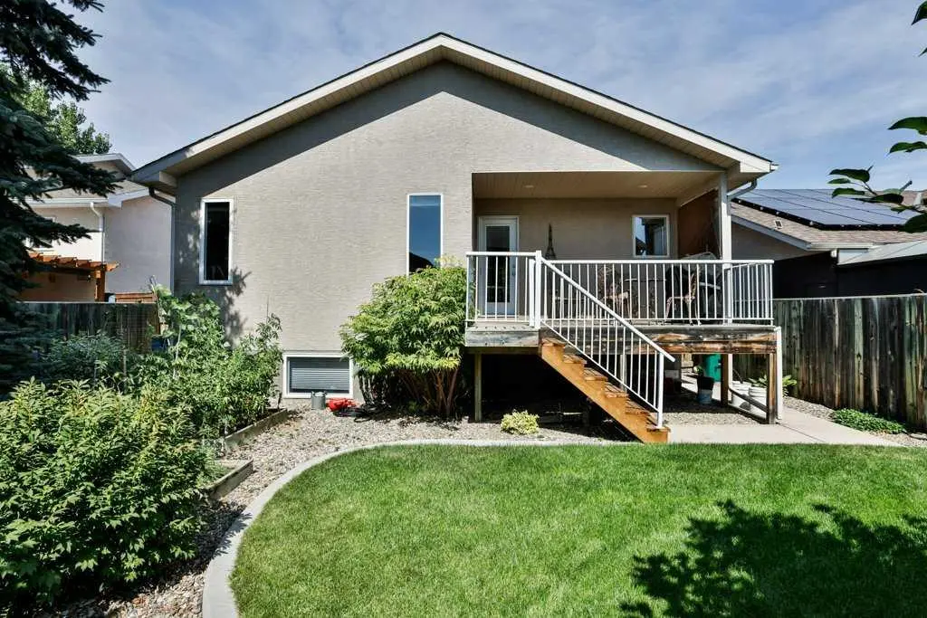 54 Rivercrest Court W