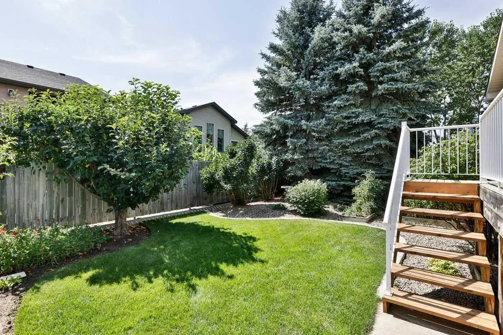 54 Rivercrest Court W