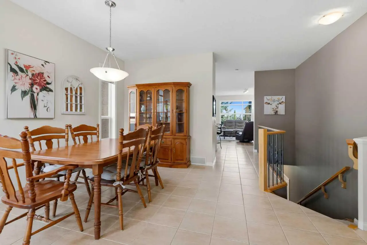 14 Evercreek Bluffs Place SW