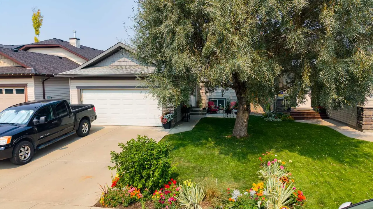 126 Dorothy Gentleman Cres N  