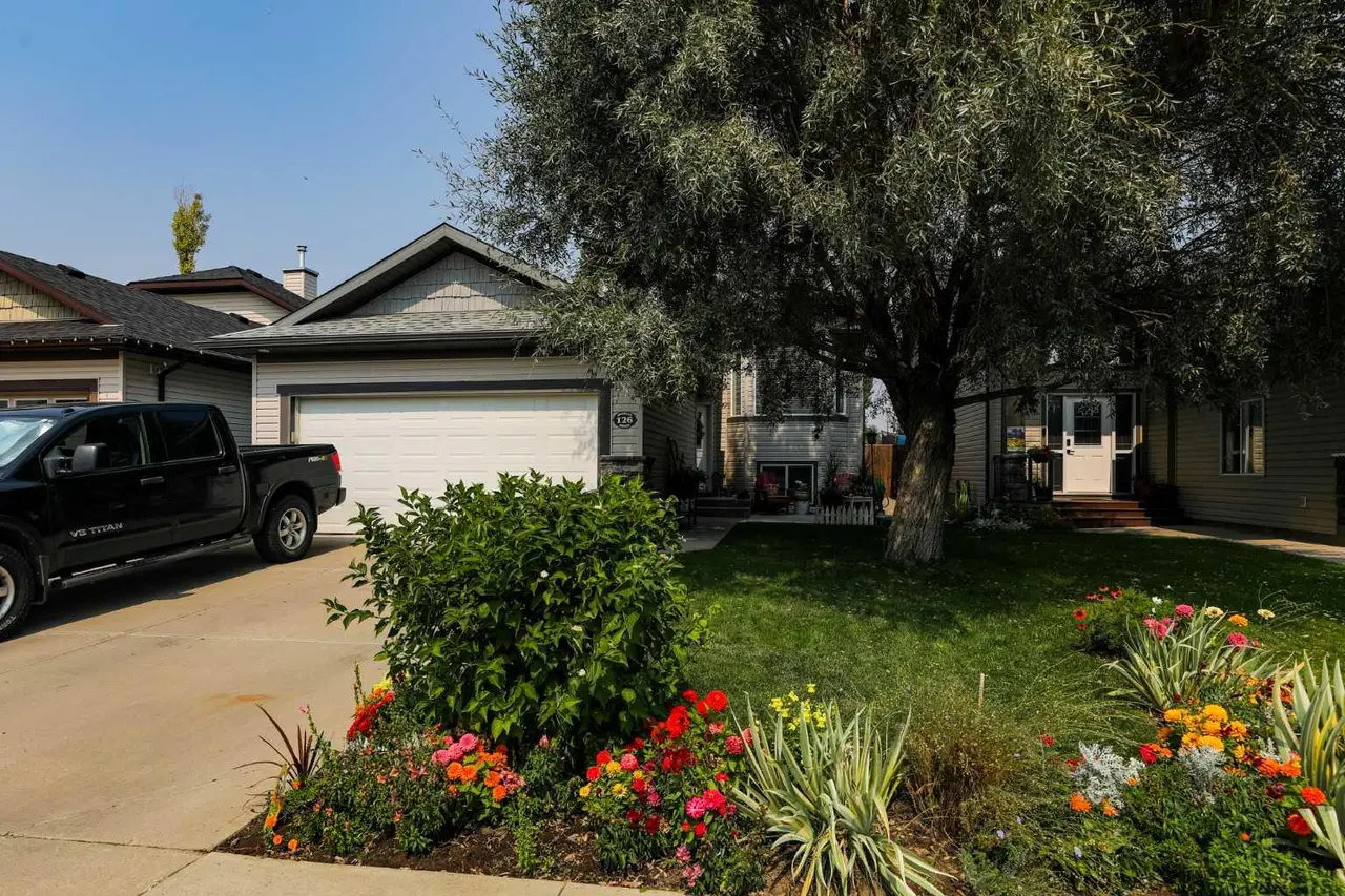 126 Dorothy Gentleman Cres N  