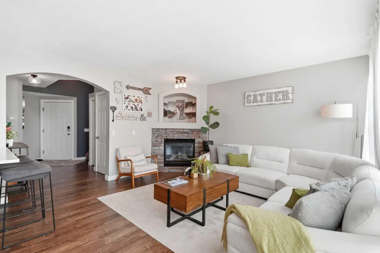 138 Somerglen Common SW