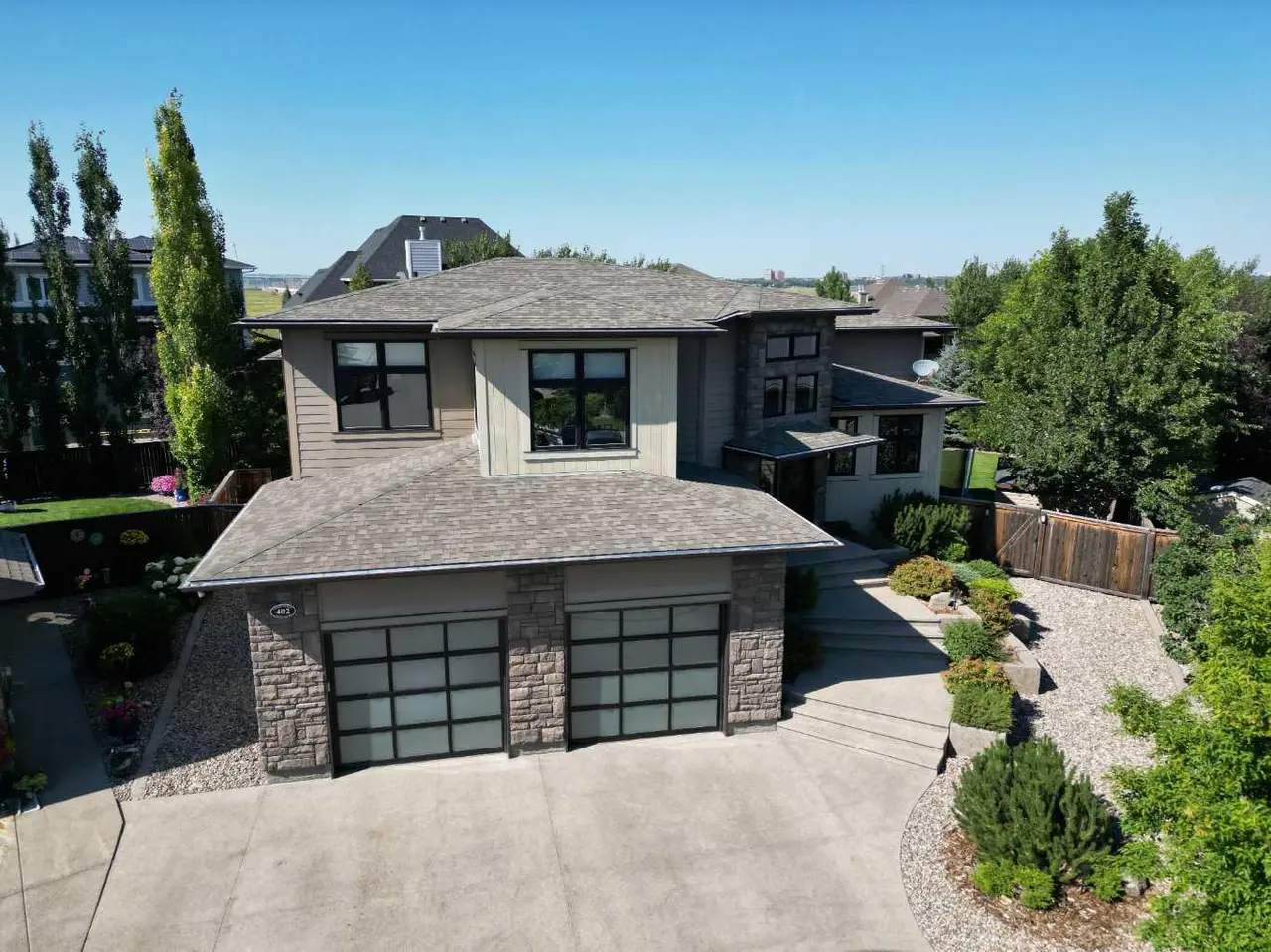 402 Stonecrest Terrace W