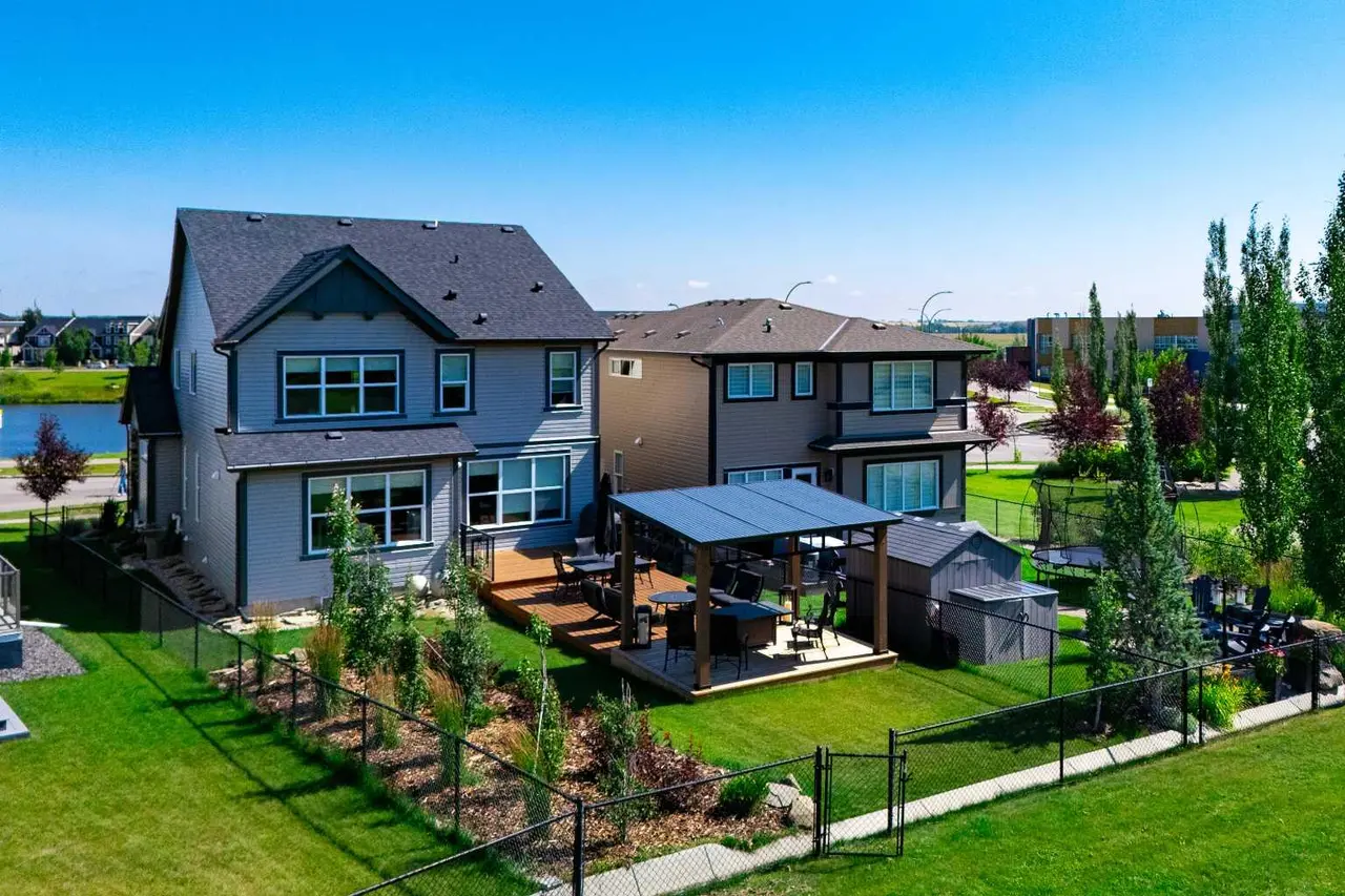 236 Hillcrest Drive SW