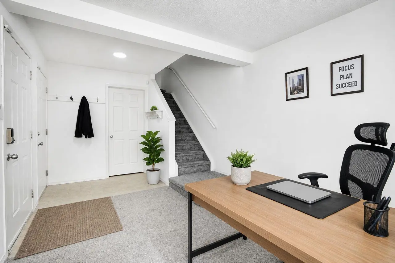 28, 200 Hidden Hills Terrace NW