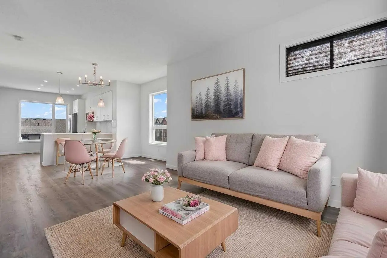 30 Evanscrest Manor NW