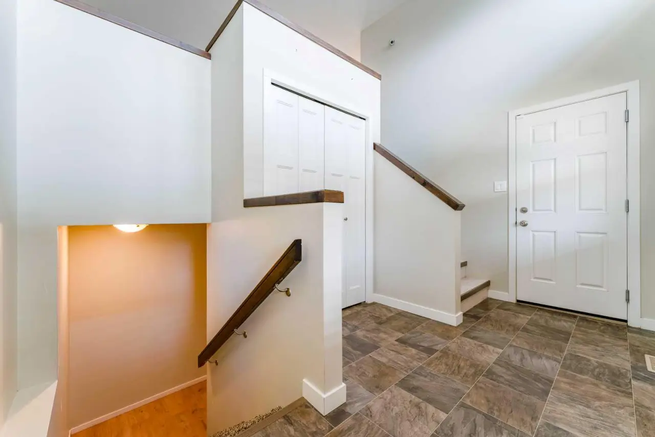 352 CROCUS Terrace W