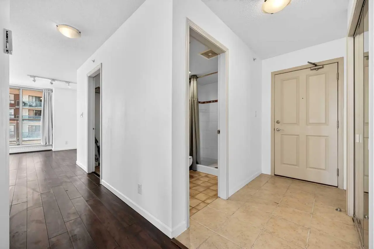1301, 650 10 Street SW