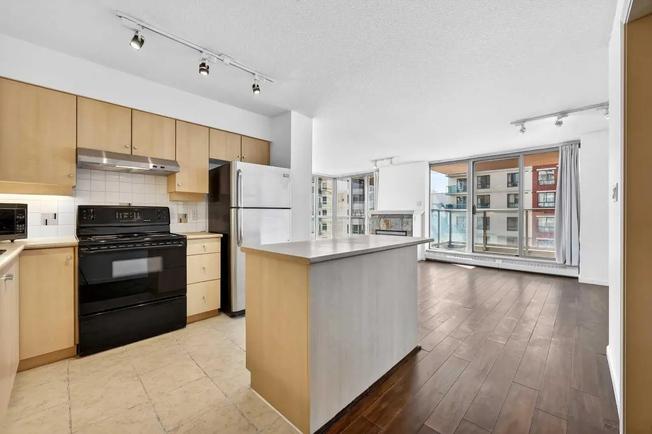 1301, 650 10 Street SW