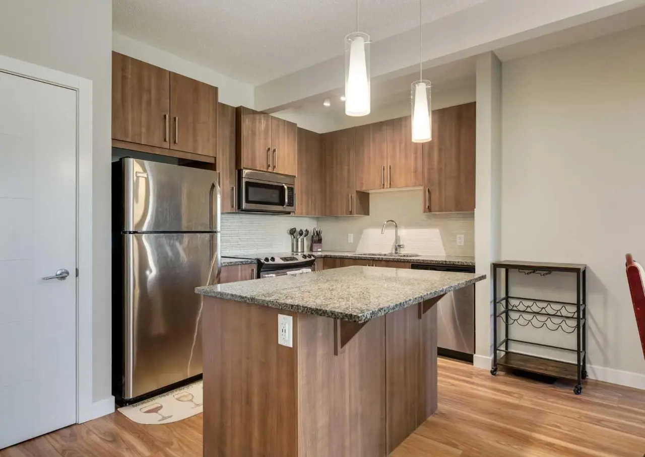 7, 4 Sage Hill Terrace NW