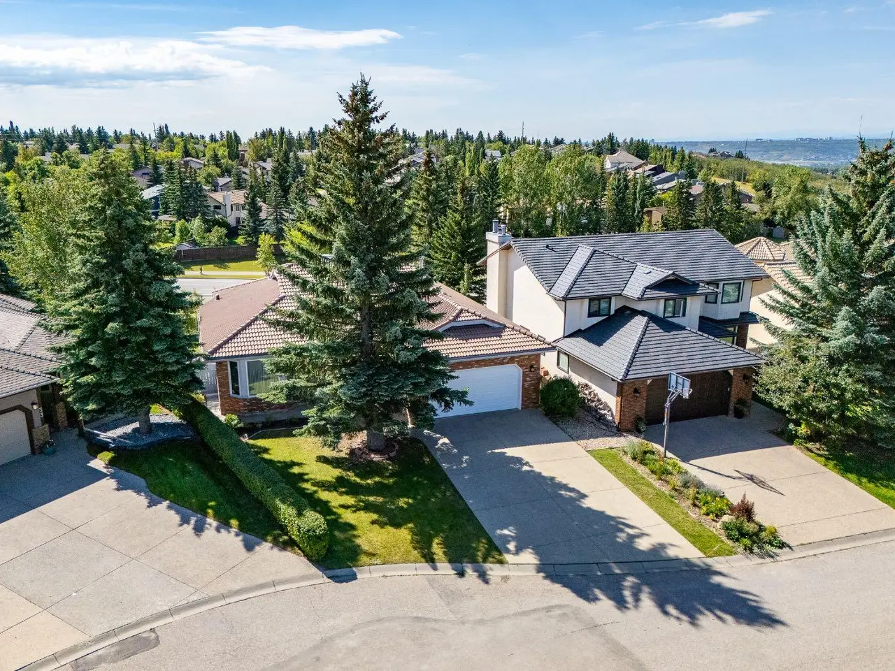 37 Edgeview Road NW