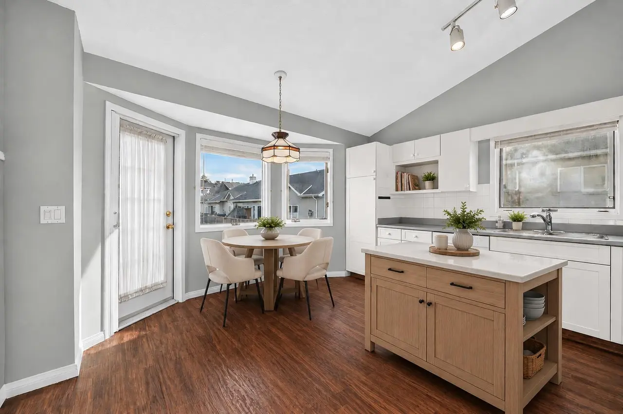 23 Sunlake Gardens SE