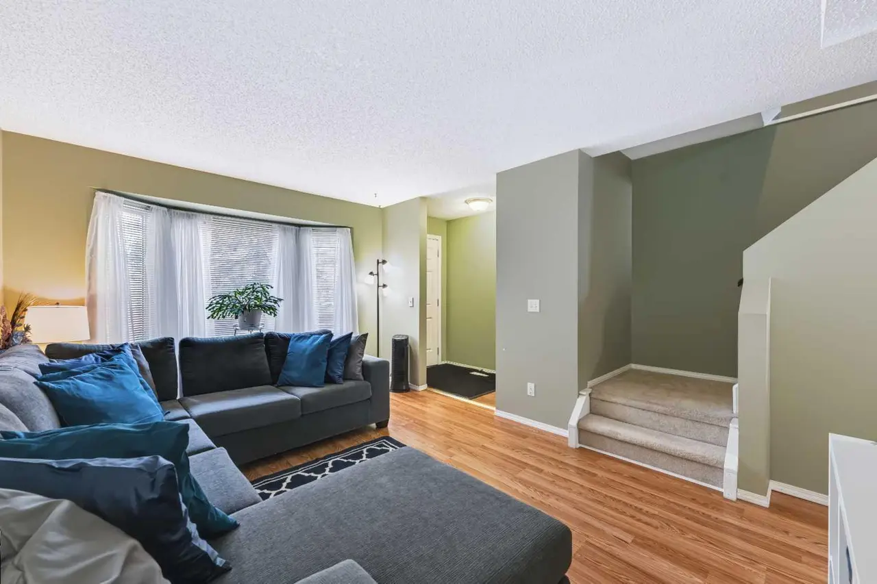 108 Falshire Terrace NE