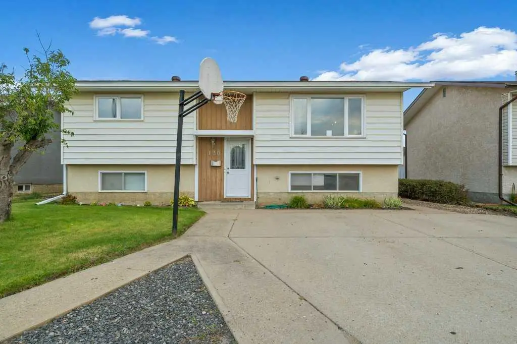 130 Hull Crescent NE