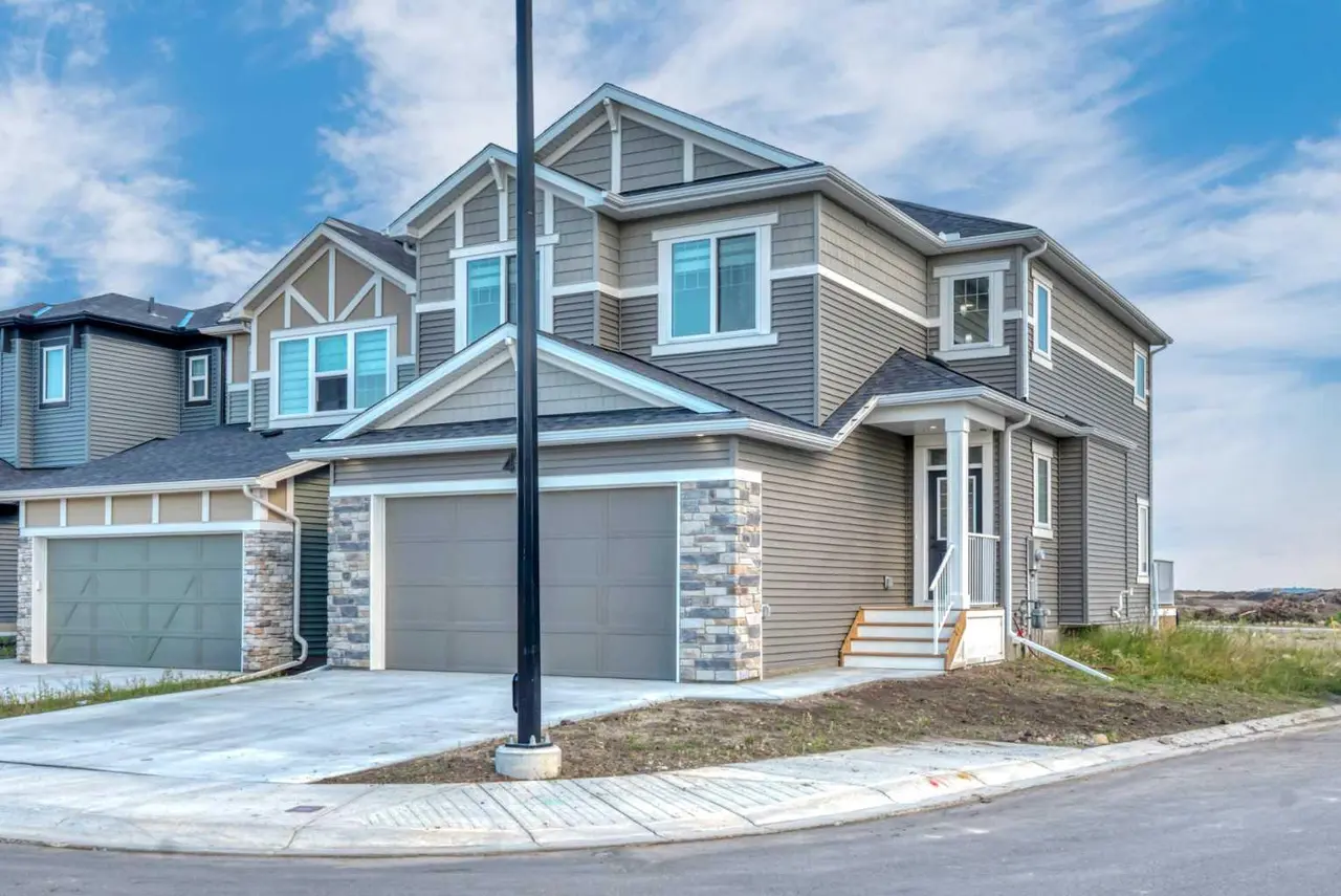 47 Legacy Glen Heights SE