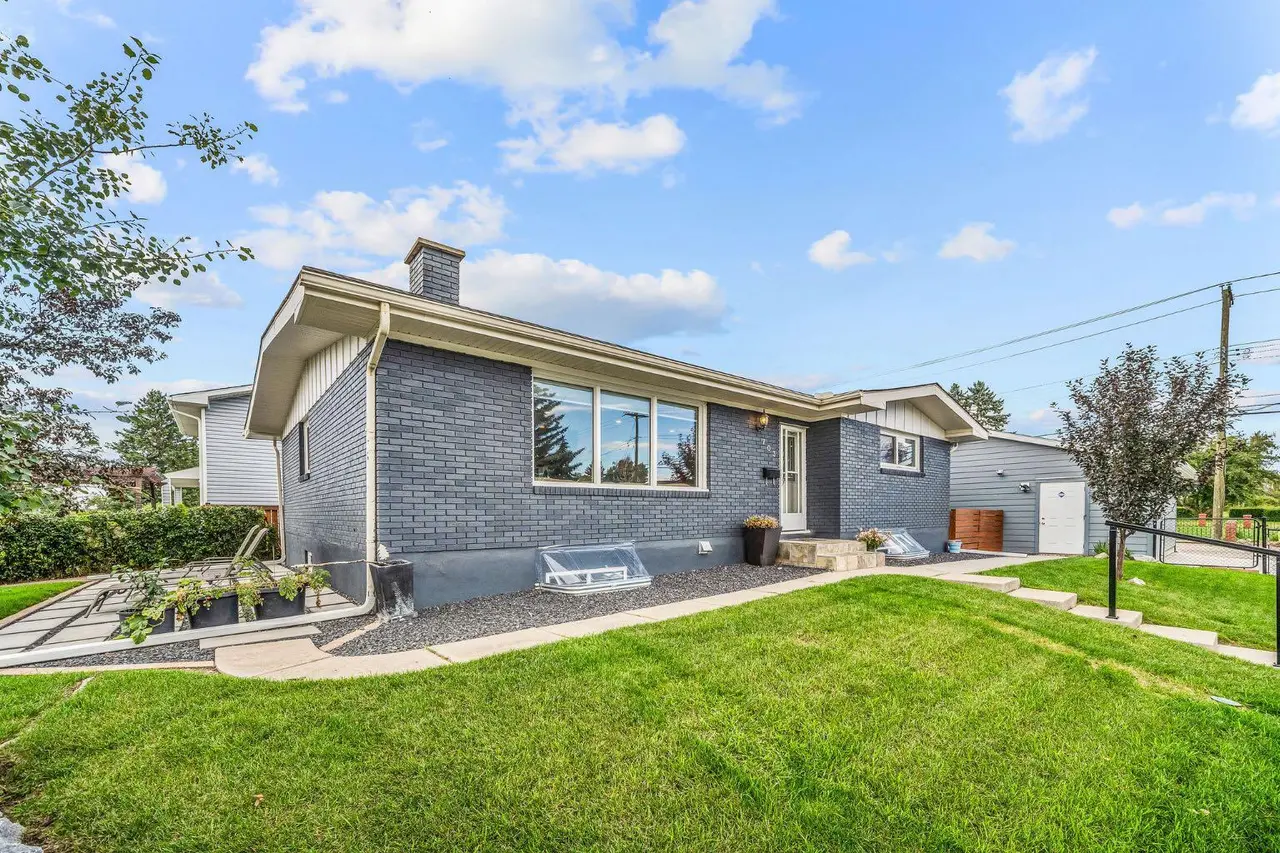 703 Millar Road NE