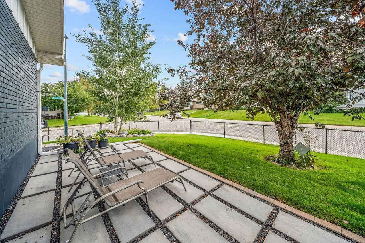 703 Millar Road NE