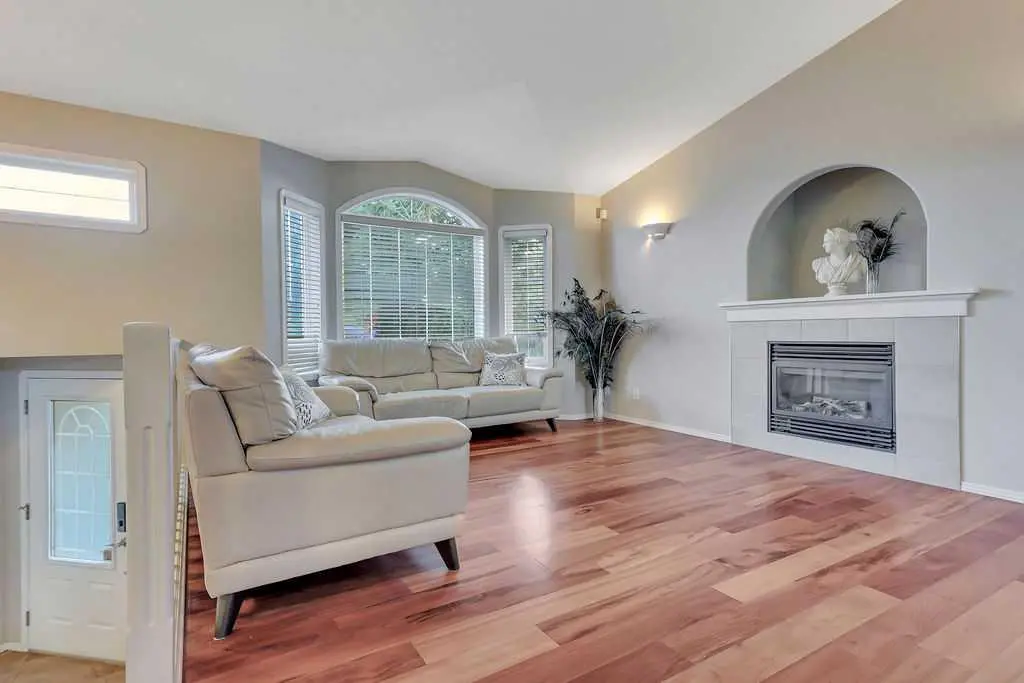 68 Asmundsen Avenue 