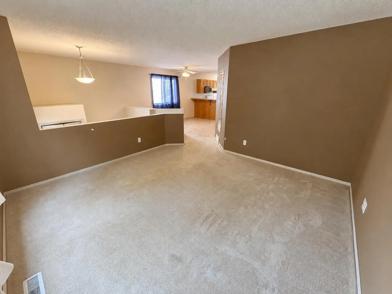 263 Heritage Court W