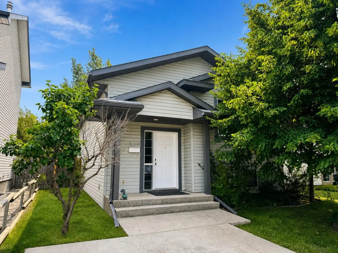 263 Heritage Court W