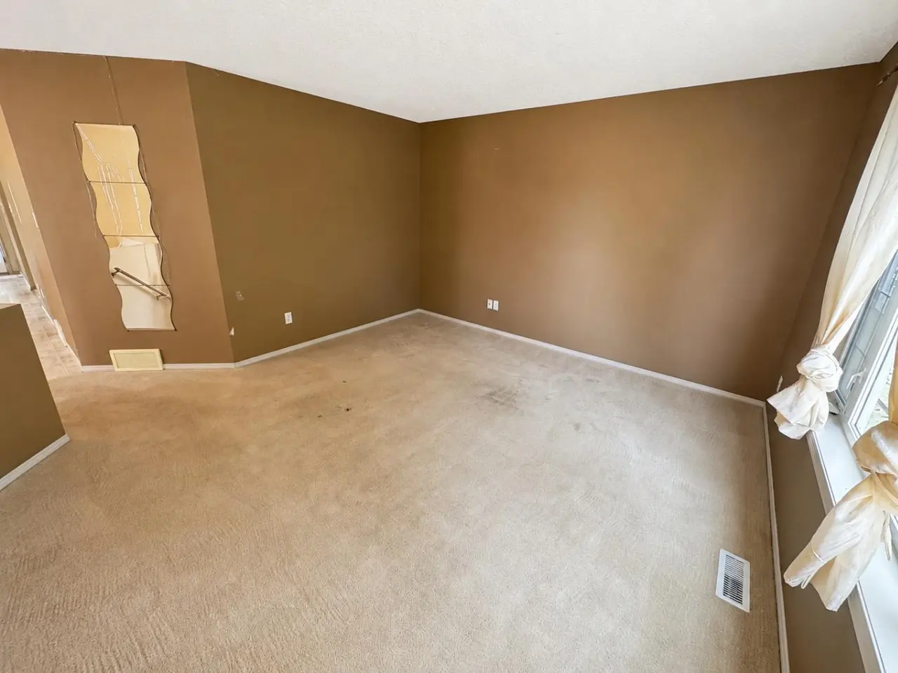 263 Heritage Court W