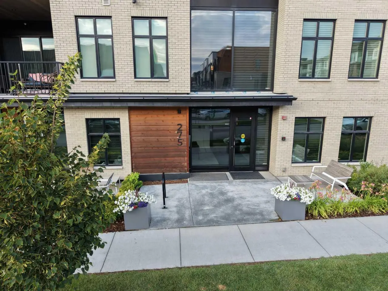 203, 275 Lebel Crescent NW
