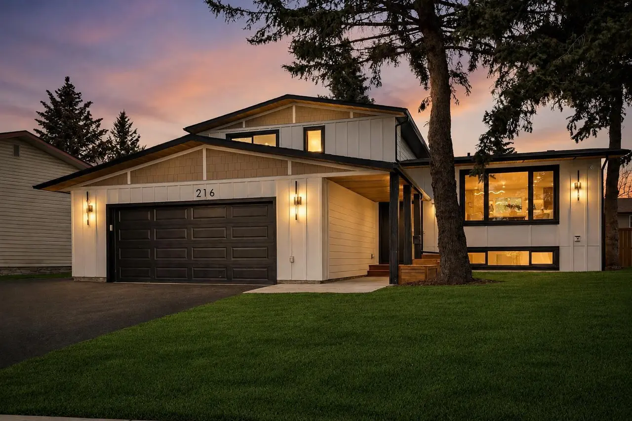 216 Oakridge Place SW