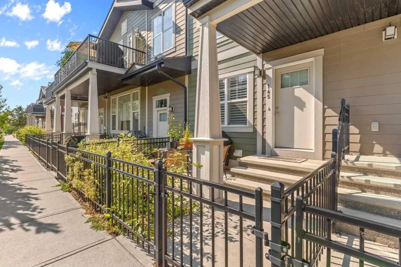 145 Cranford Walk SE
