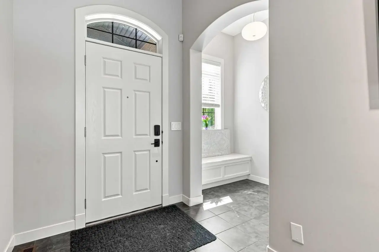 163 Cranarch Circle SE