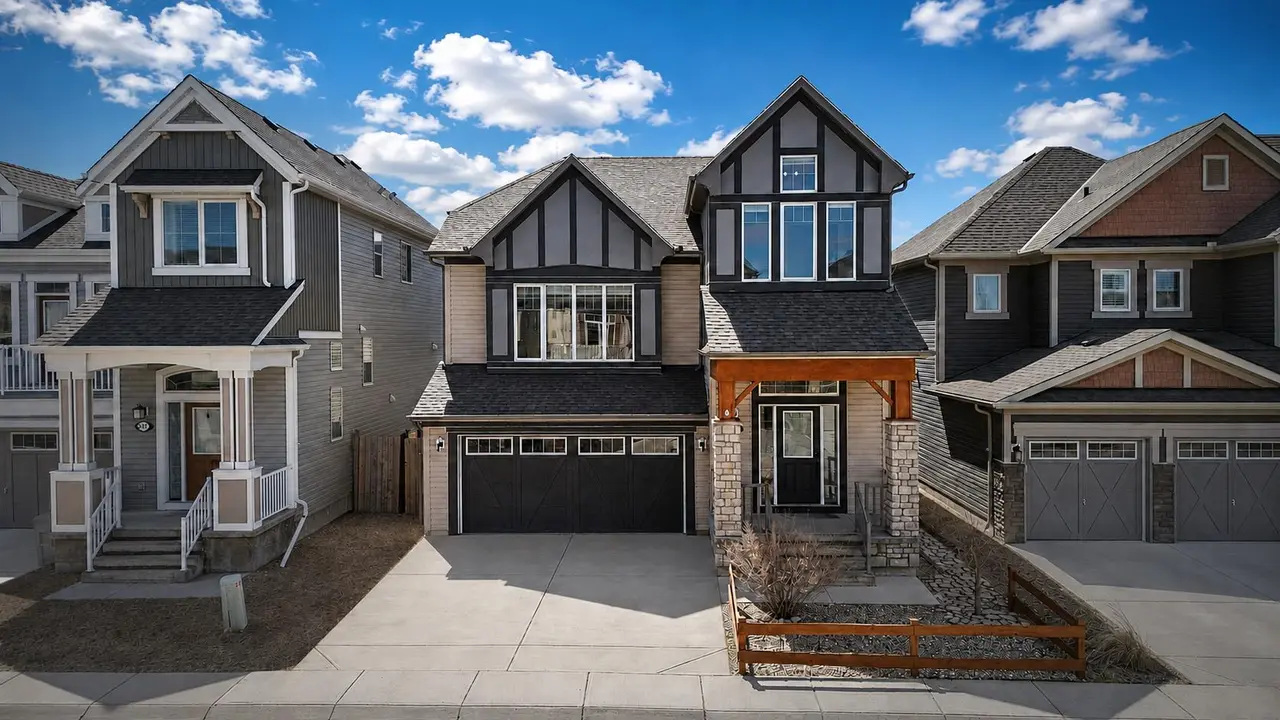 507 Windbrook Heights SW