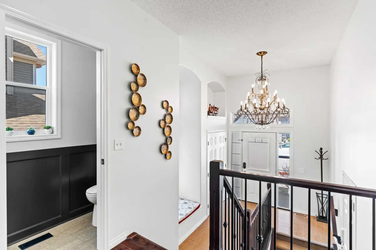 507 Windbrook Heights SW
